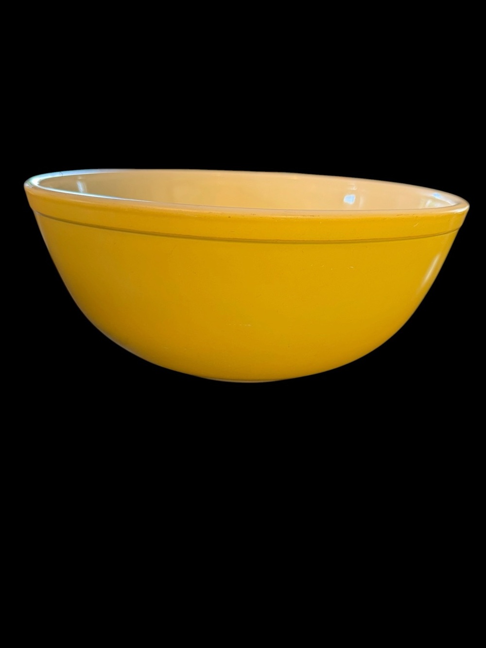 Pyrex 4 Qt #404 Bright Yellow Ceramic Mixing or Serving Bowl
